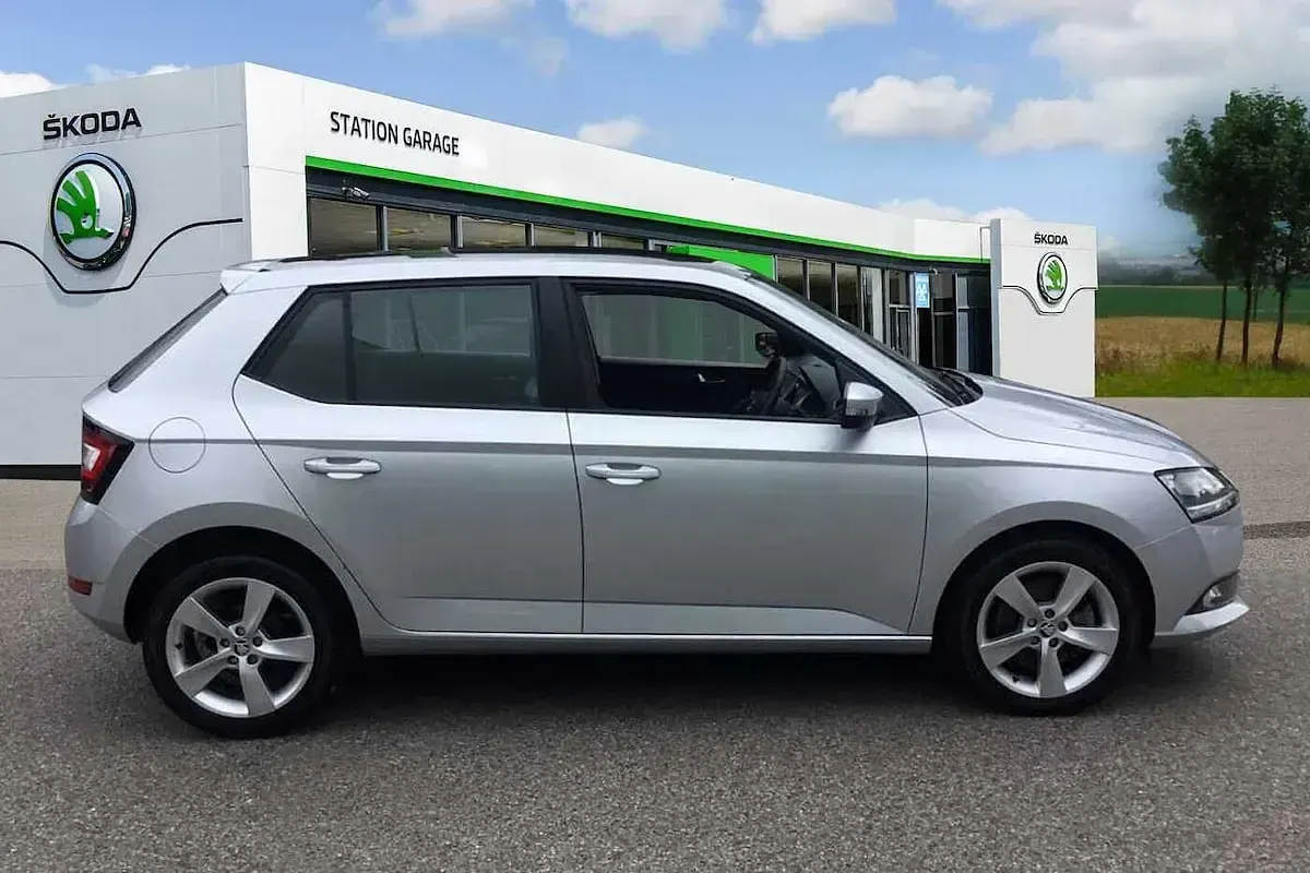 Used Skoda Fabia 81 HP (59 kW) 2018 Brilliant silver metallic Hatchback