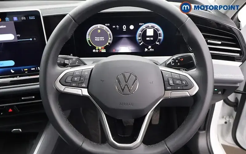 Used VW Passat Life 204 HP (150 kW) 2025 White Estate