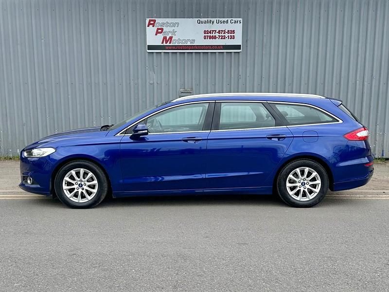 Used Ford Mondeo Zetec 2015 Deep impact blue Estate