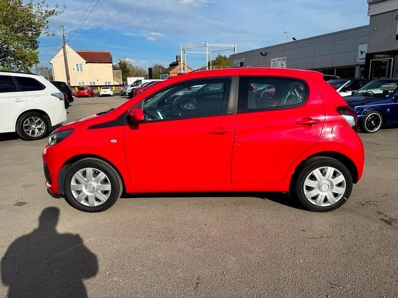 Used Peugeot 108 Active 68 HP (50 kW) 2016 Red Hatchback