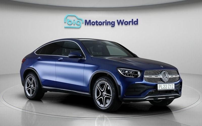 Usado Mercedes GLC220 AMG line 194 HP (142 kW) 2022 Azul Coupé