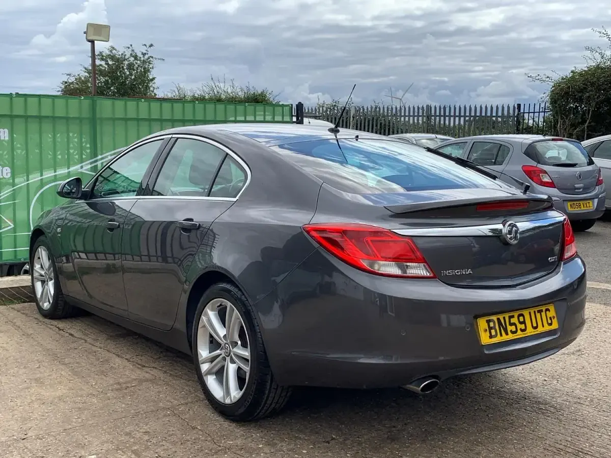 Used Vauxhall Insignia SRi 160 HP (117 kW) 2009 Grey Hatchback