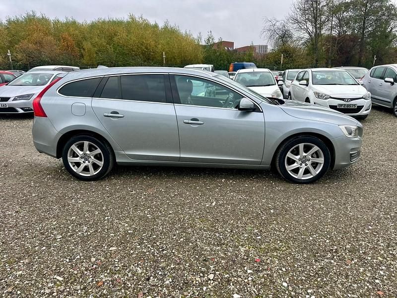 Used Volvo V60 SE 150 HP (110 kW) 2014 Silver Estate