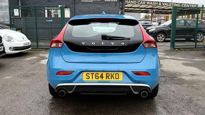 Used Volvo V40 R-Design 120 HP (88 kW) 2014 Blue Hatchback