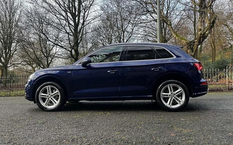 Używany Audi Q5 S-Line 190 KM (139 kW) 2019 Niebieski SUV