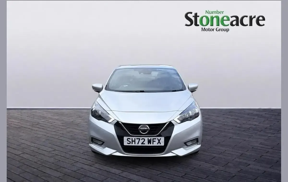 Używany Nissan Micra Acenta 92 KM (67 kW) 2022 Srebrny Hatchback