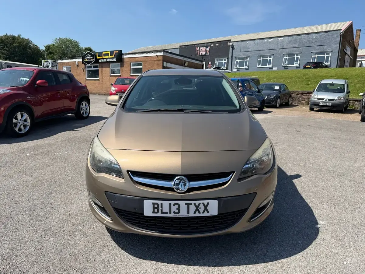 Used Vauxhall Astra Elite 2013 Bronze Hatchback