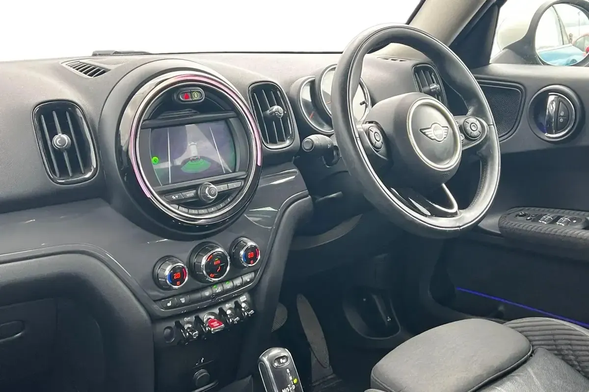 Used Mini Cooper D Chili 150 HP (110 kW) 2018 Blue Hatchback