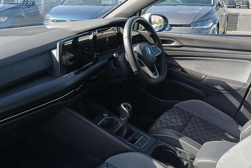 Begagnad VW Golf VII R-line 2021 Vit Halvkombi