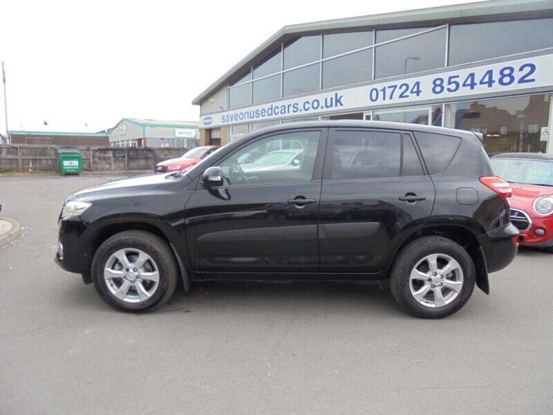 Black Used 2011 Toyota RAV4 SUV | £5,994 (Fair price) - Image 1/4