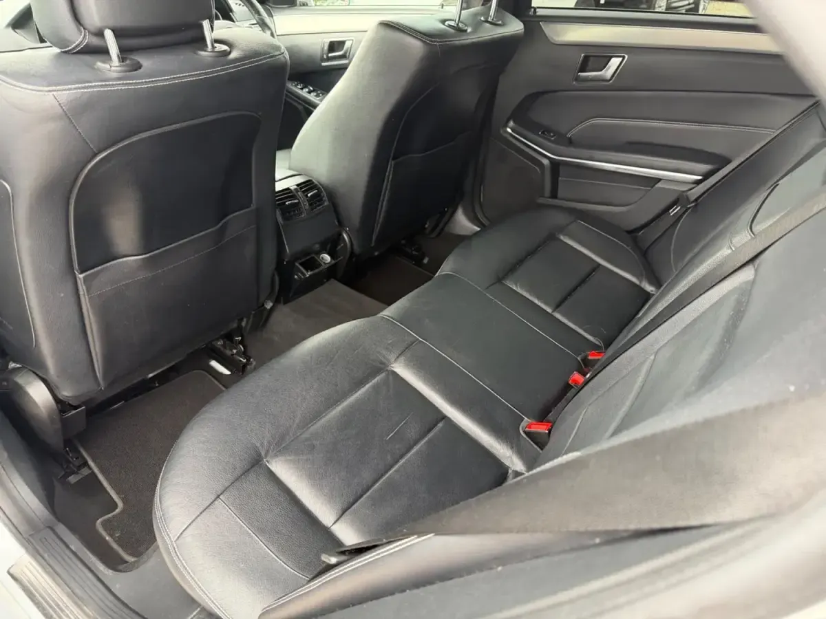 Usado Mercedes E220 AMG line 2014 Prateado Sedan
