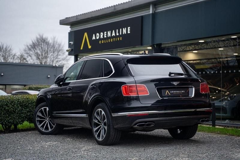 Used Bentley Bentayga 435 HP (319 kW) 2018 Black SUV