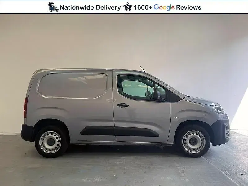 Used Citroën Berlingo 100 HP (73 kW) 2023 Grey MPV
