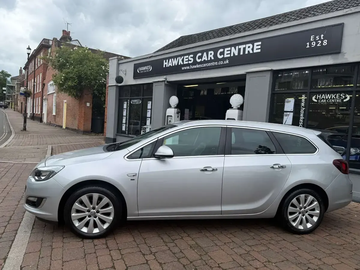 Used Vauxhall Astra 115 HP (84 kW) 2012 Silver Estate