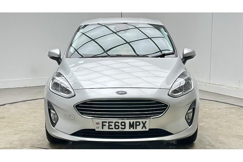 Used Ford Fiesta Titanium 100 HP (73 kW) 2019 Silver Hatchback