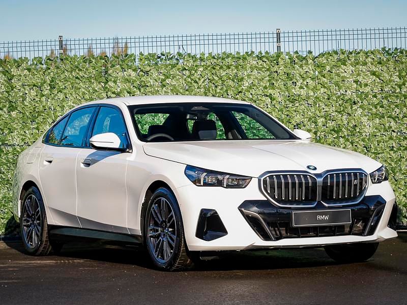 New BMW i5 M Sport 250 kW (340 HP) 2025 White Sedan