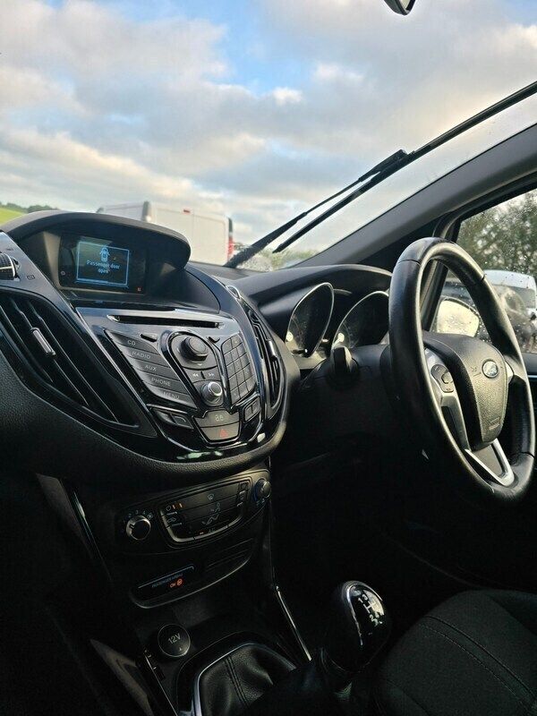 Usado Ford B-MAX Zetec 75 HP (55 kW) 2013 Prateado Monovolume