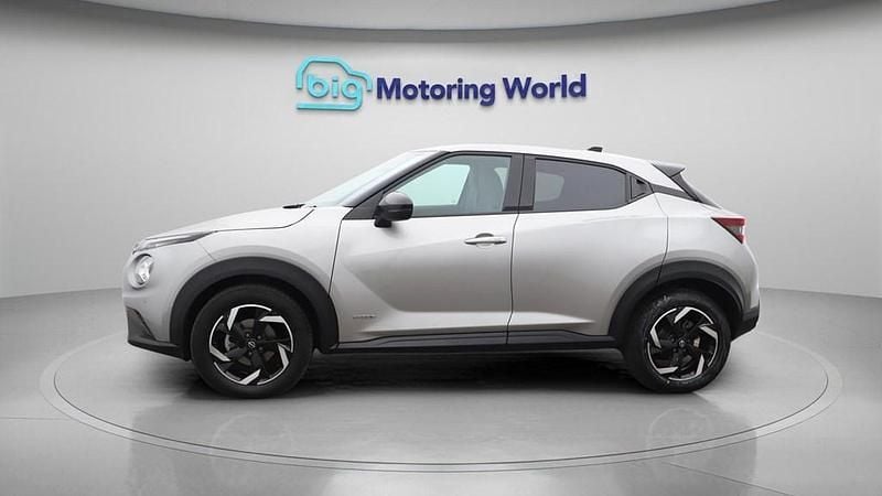 Used Nissan Juke N-Connecta 143 HP (105 kW) 2023 Silver SUV