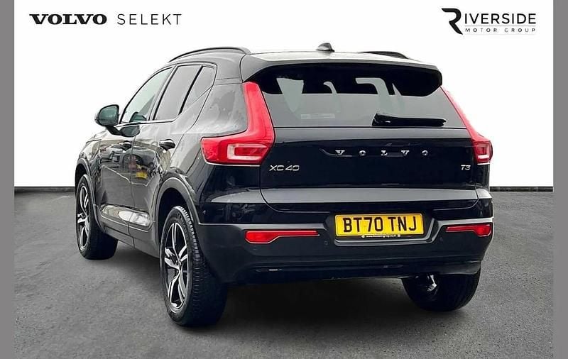 Used Volvo XC40 R-Design 163 HP (119 kW) 2021 Onyx black SUV