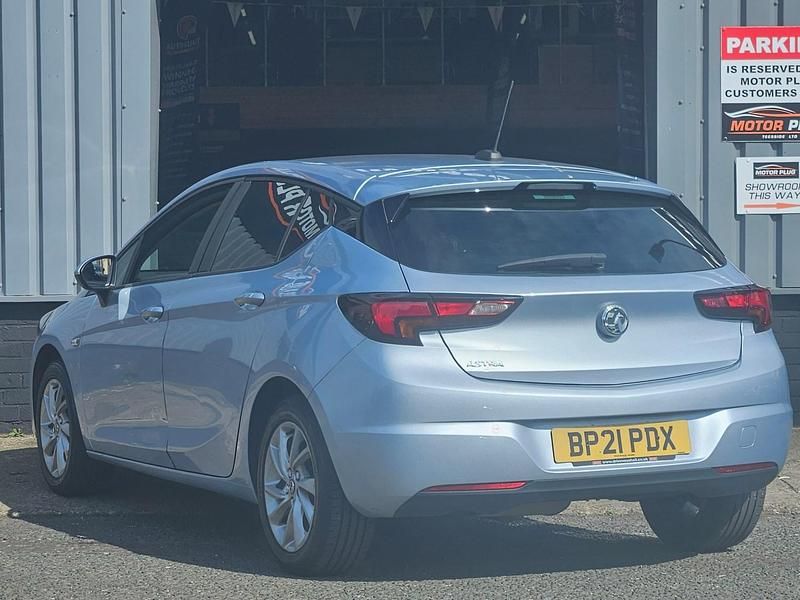 Second-hand Vauxhall Astra Business Edition 122 CP (89 kW) 2021 Argintiu Hatchback