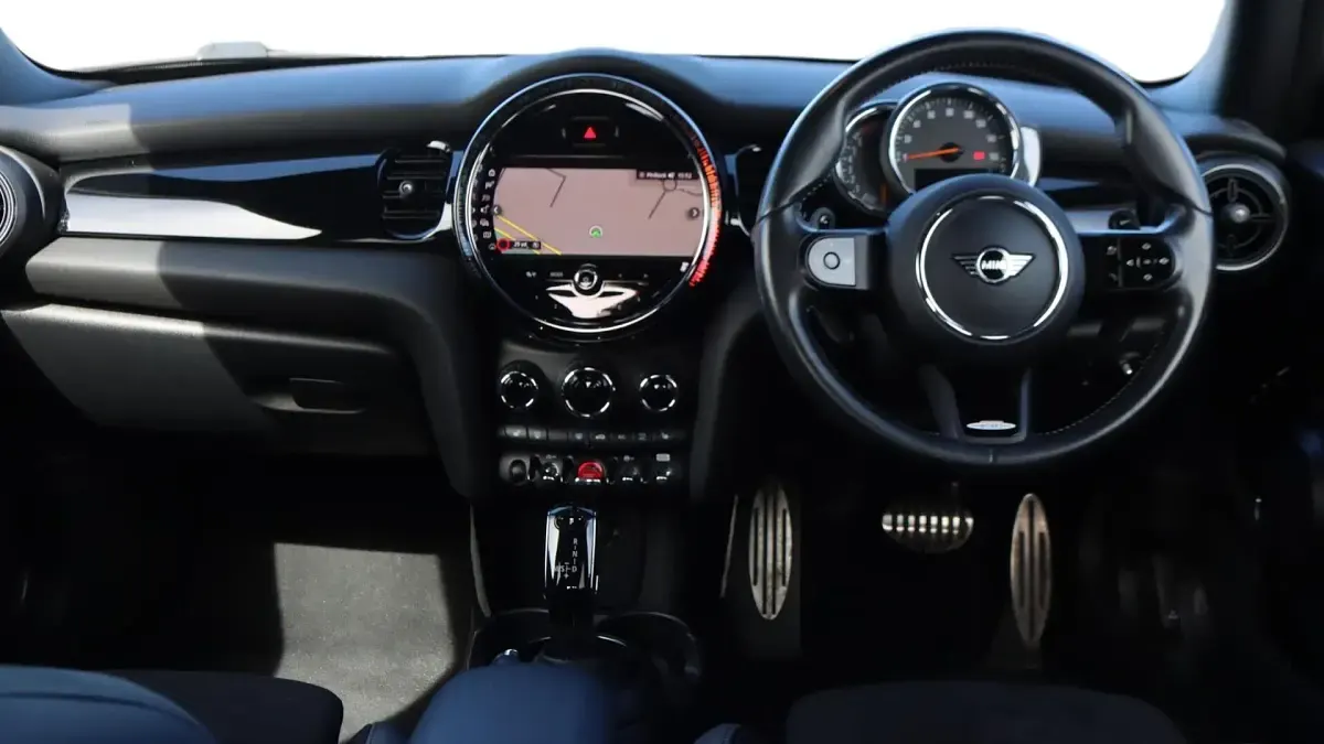 Usado Mini Cooper S Sport 192 HP (141 kW) 2021 Verde Citadino