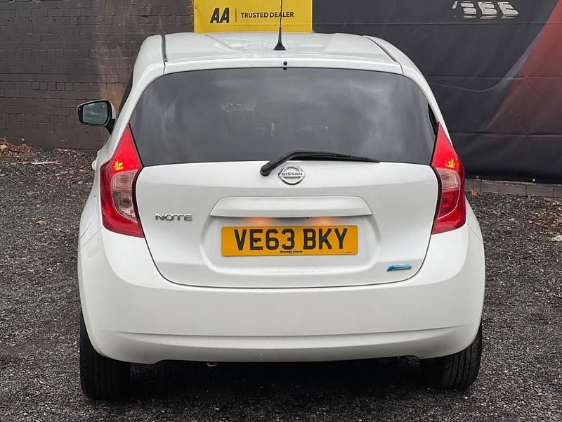 Used Nissan Note Acenta Premium 80 HP (58 kW) 2013 White MPV