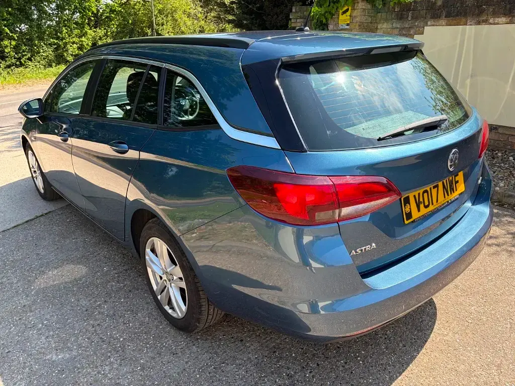 Used Vauxhall Astra Design Edition 2017 Blue Estate