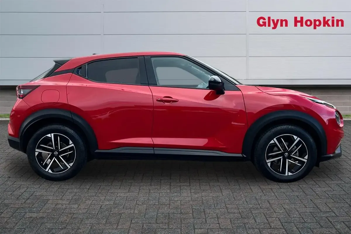 Używany Nissan Juke N-Connecta 2024 Czerwony SUV