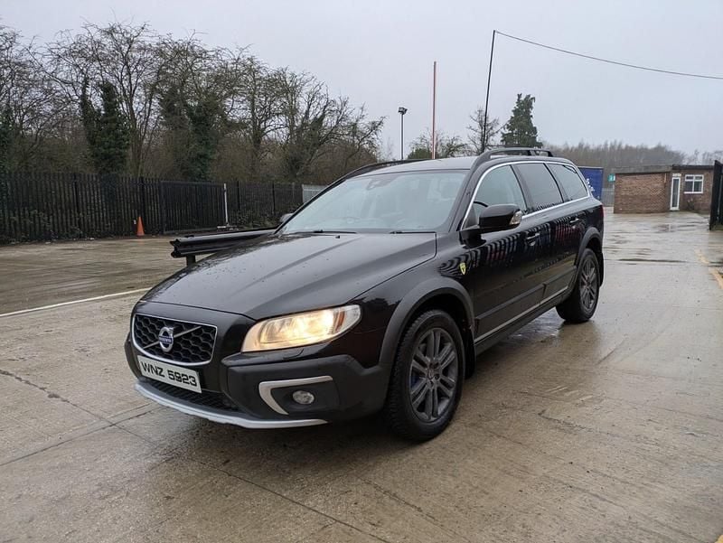 Used Volvo XC70 SE 220 HP (161 kW) 2015 Black Estate