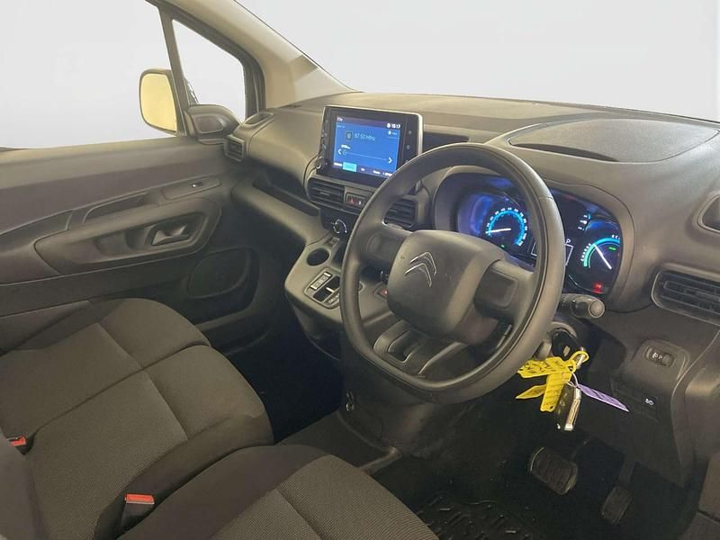 Used Citroën e-Berlingo 100 kW (136 HP) 2022 White MPV