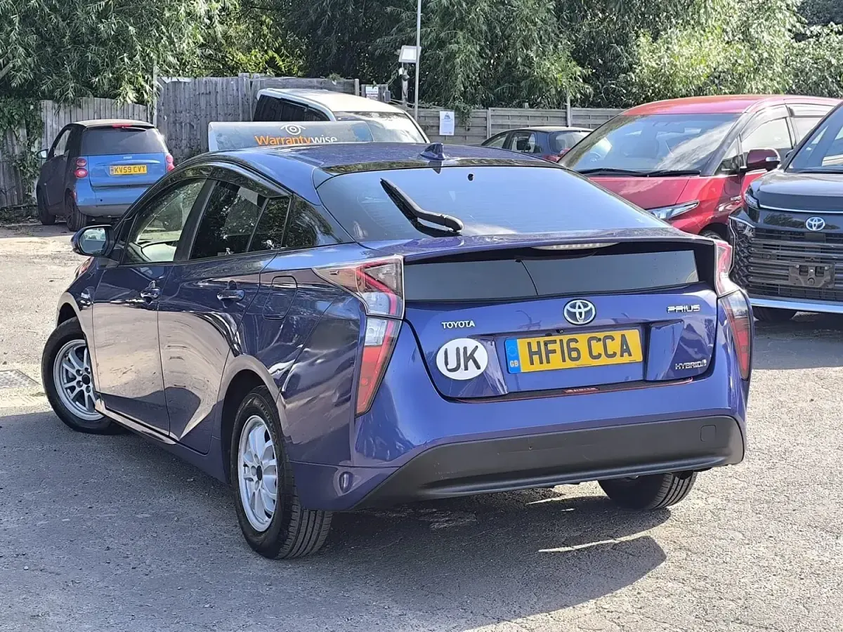 Used Toyota Prius Active 2016 Blue Hatchback