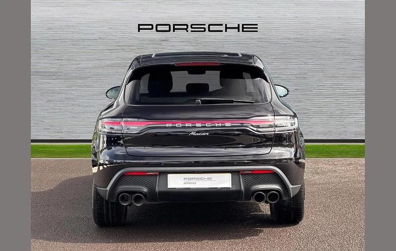 Used Porsche Macan 265 HP (194 kW) 2022 Black SUV