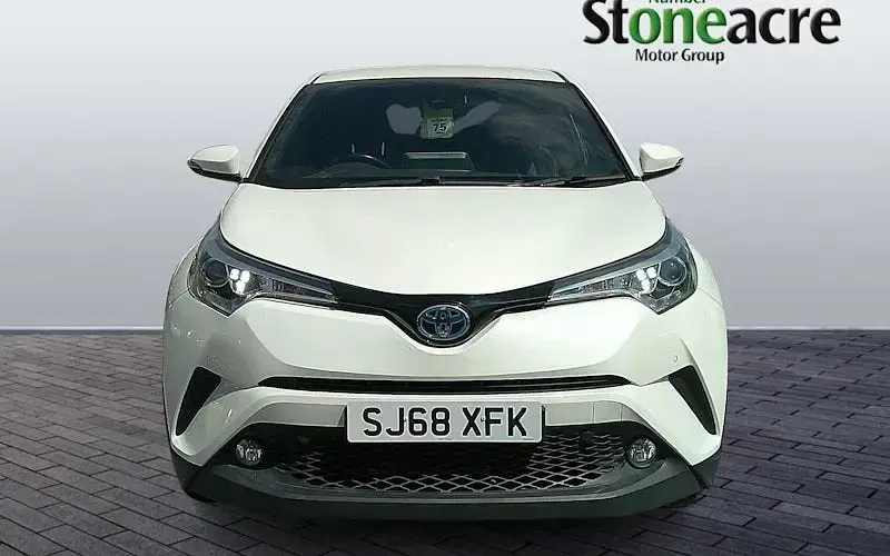 Used Toyota C-HR 122 HP (89 kW) 2017 White SUV