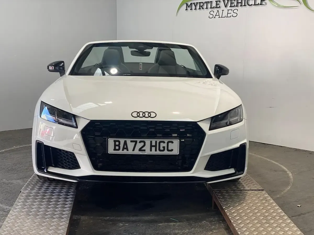 Used Audi TT Roadster Black Edition 197 HP (144 kW) 2022 White Cabriolet