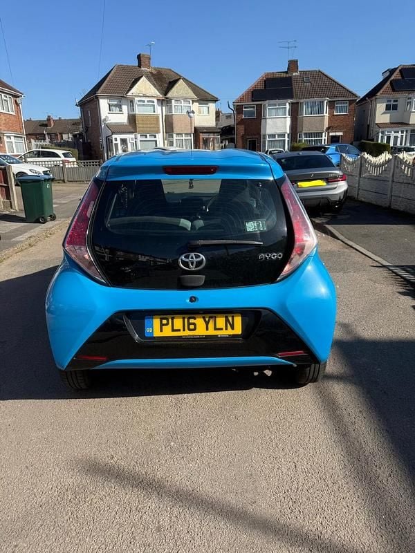 Used Toyota Aygo X-cite 69 HP (50 kW) 2016 Blue Hatchback