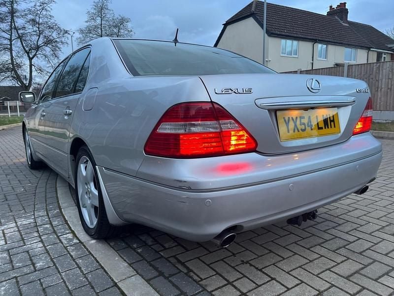 Used Lexus LS430 277 HP (203 kW) 2004 Silver Sedan
