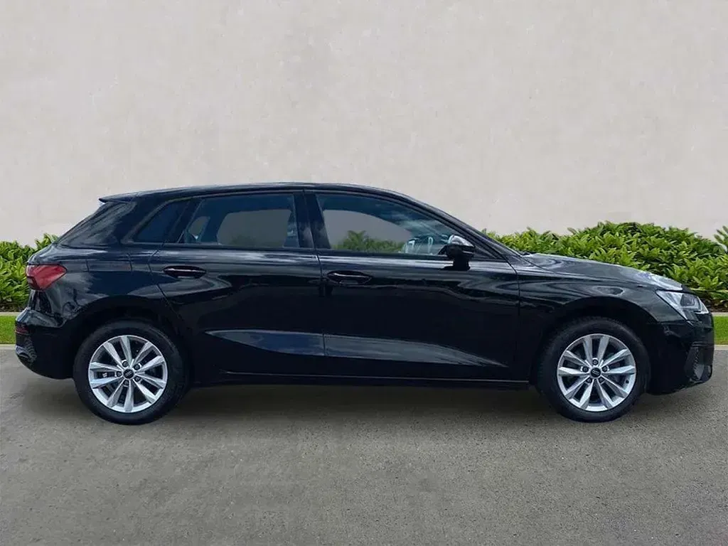 Usado Audi A3 Advanced 110 CV (80 kW) 2022 Negro Berlina