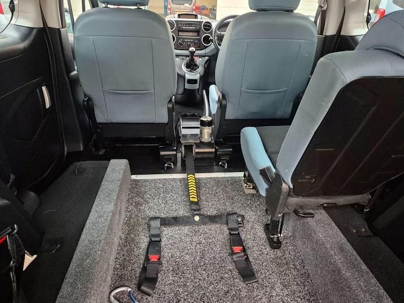 Used Citroën Berlingo 90 HP (66 kW) 2016 Grey MPV