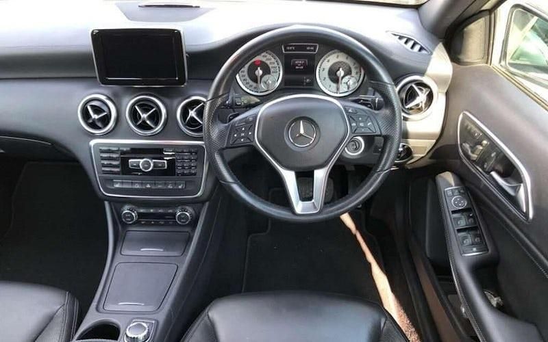 Used Mercedes A180 Sport Edition 122 HP (89 kW) 2018 Hatchback