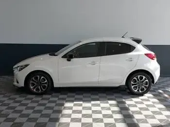 Used Mazda 2 Inclusive 90 HP (66 kW) 2016 White Hatchback