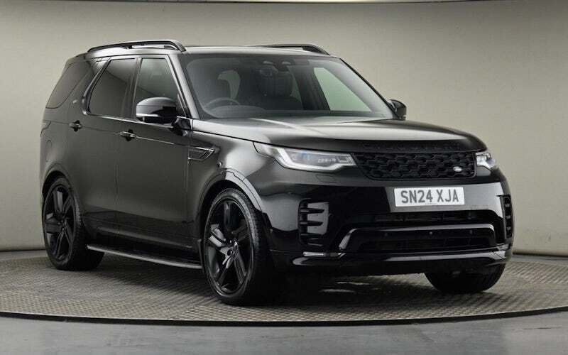Exterior paint santorini black Used 2024 Land Rover Discovery 5 HSE Dynamic SUV | £58,000 (Fair price) - Image 1/4