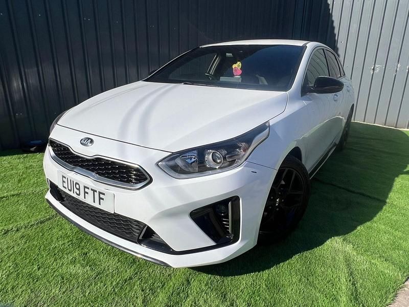 Used Kia ProCeed GT-Line 138 HP (101 kW) 2019 White Estate