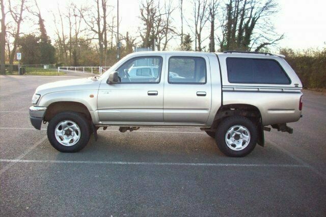 Usado Toyota HiLux 102 HP (75 kW) 2002 Pickup