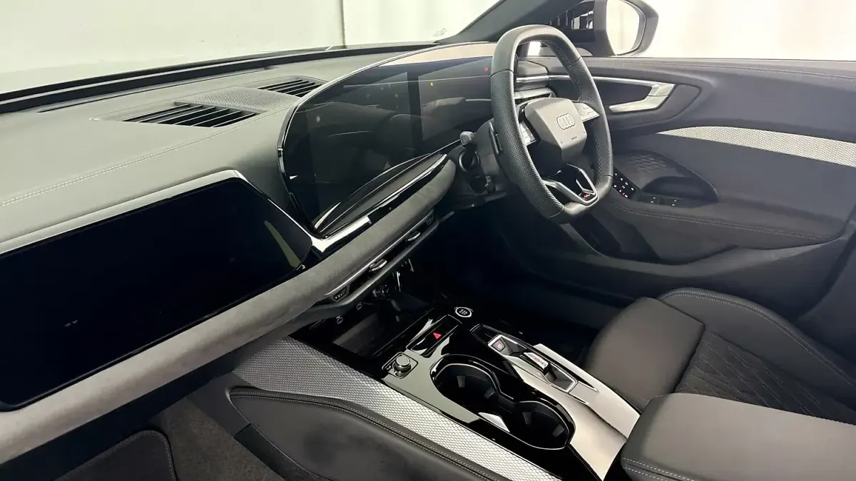 Used Audi A5 Advanced 147 HP (108 kW) 2025 Black Estate