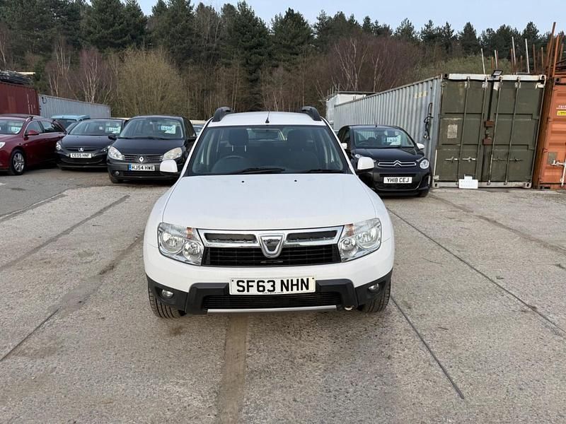 Used Dacia Duster Lauréate 110 HP (80 kW) 2013 White SUV