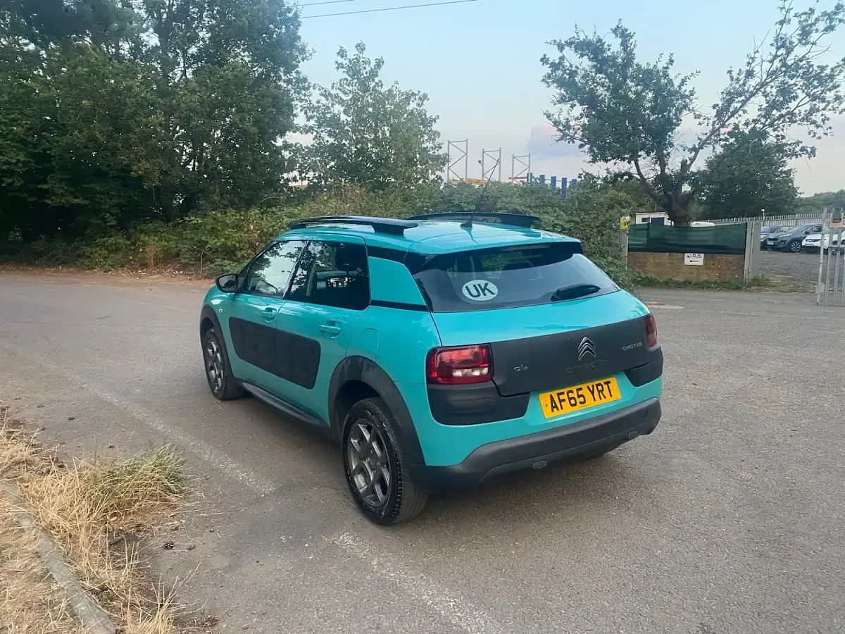Used Citroën C4 Cactus Feel 82 HP (60 kW) 2015 Blue Hatchback