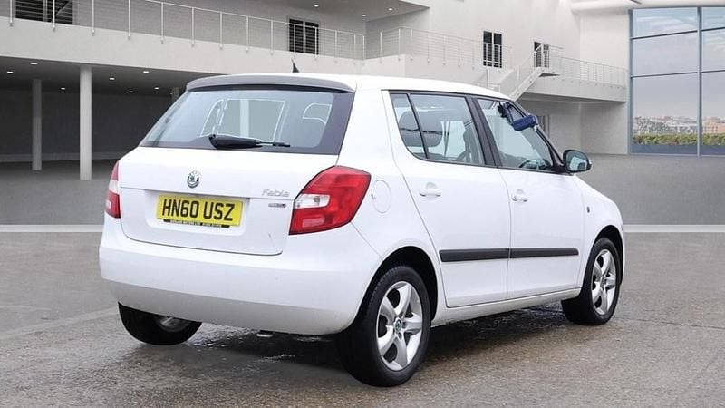 Used Skoda Fabia SE 105 HP (77 kW) 2011 White Hatchback