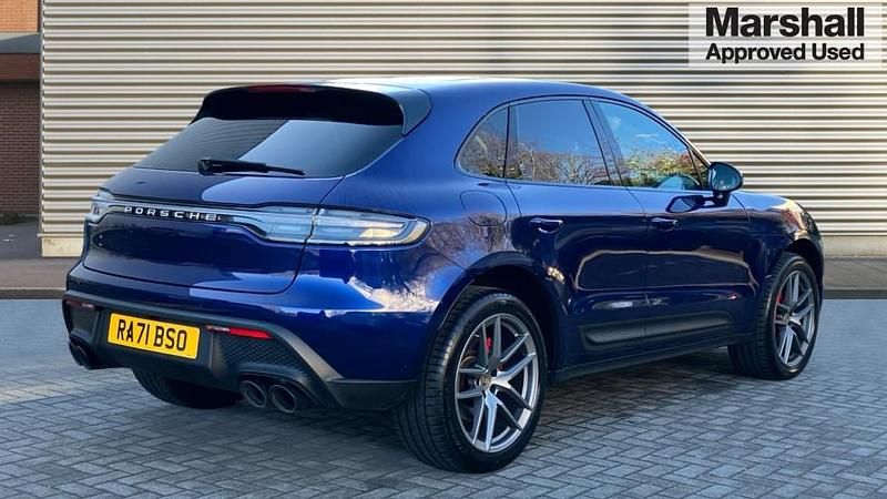 Used Porsche Macan 380 HP (279 kW) 2022 Blue SUV
