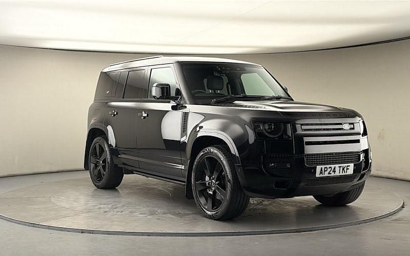 Used Land Rover Defender HSE Dynamic 300 HP (220 kW) 2024 Santorini black SUV