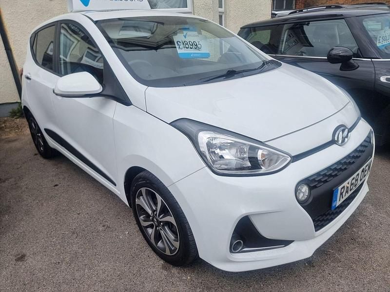 White Used 2019 Hyundai i10 Premium SE Hatchback | £8,995 (Fair price) - Image 1/4